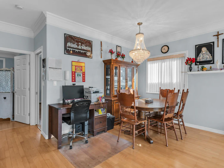 3015 E 23rd Avenue, Vancouver, BC, V5R 1B2 - 4
