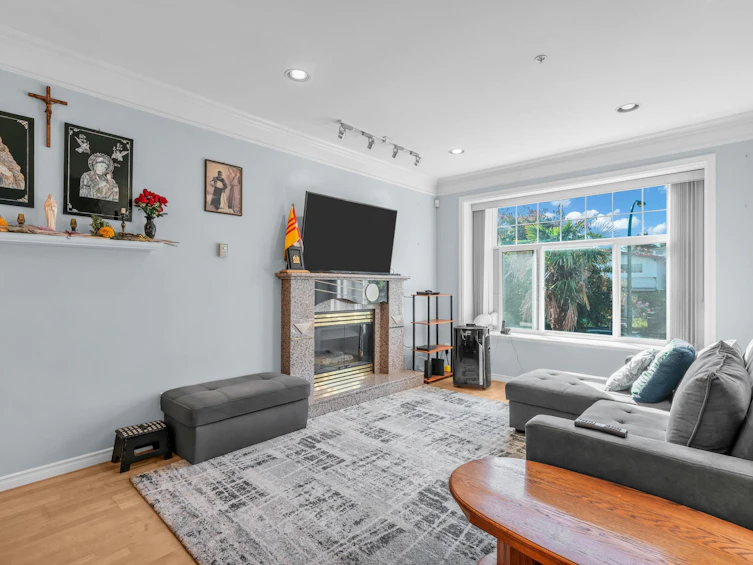 3015 E 23rd Avenue, Vancouver, BC, V5R 1B2 - 5