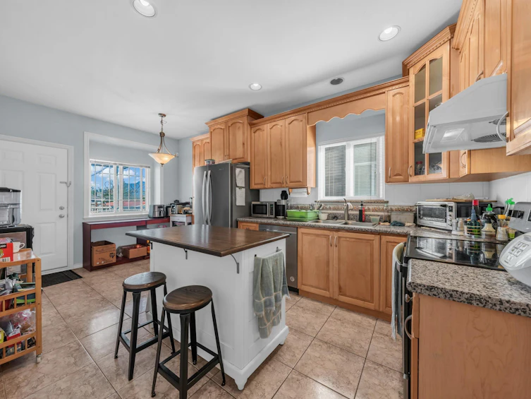 3015 E 23rd Avenue, Vancouver, BC, V5R 1B2 - 11