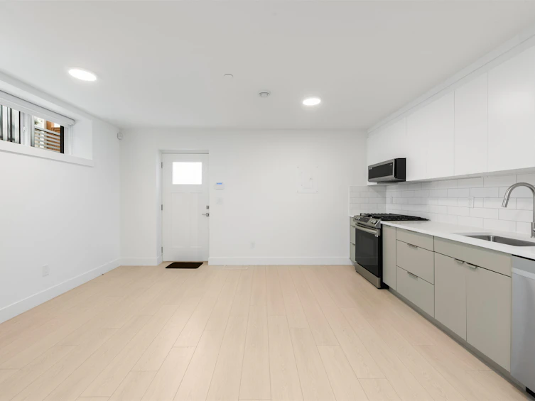 2035 E 35th Avenue, Vancouver, BC, V5P 1B8 - 23