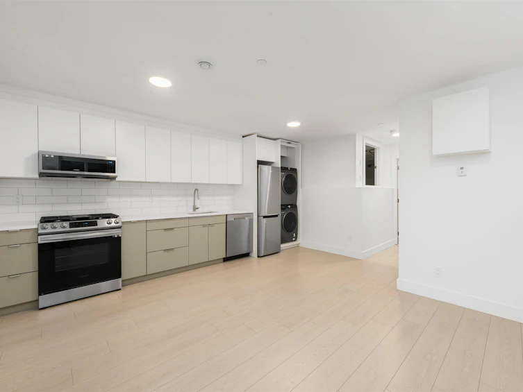 2033 E 35th Avenue, Vancouver, BC, V5P 1B8 - 24