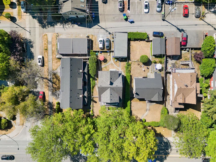 324 W 12th Avenue, Vancouver, BC, V5Y 1V2 - 3