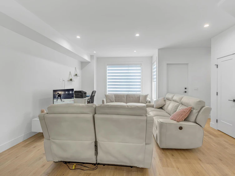 22-12635 63 Avenue, Surrey, BC, V3X 1T9 - 12