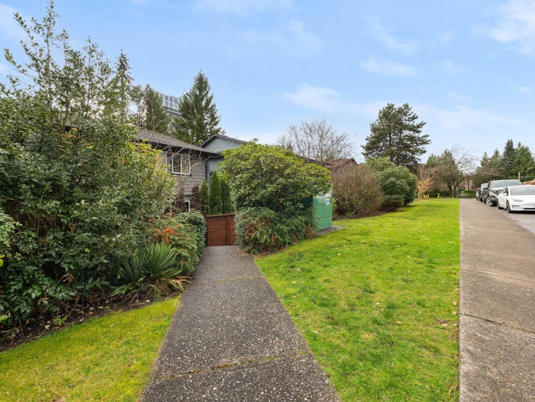970 Howie Avenue, Coquitlam, BC, V3J 1T3 - 29