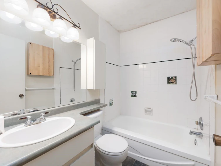 970 Howie Avenue, Coquitlam, BC, V3J 1T3 - 13