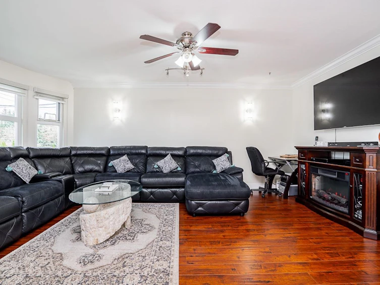 13044 64th Avenue, Surrey, BC, V3W 1X7 - 11
