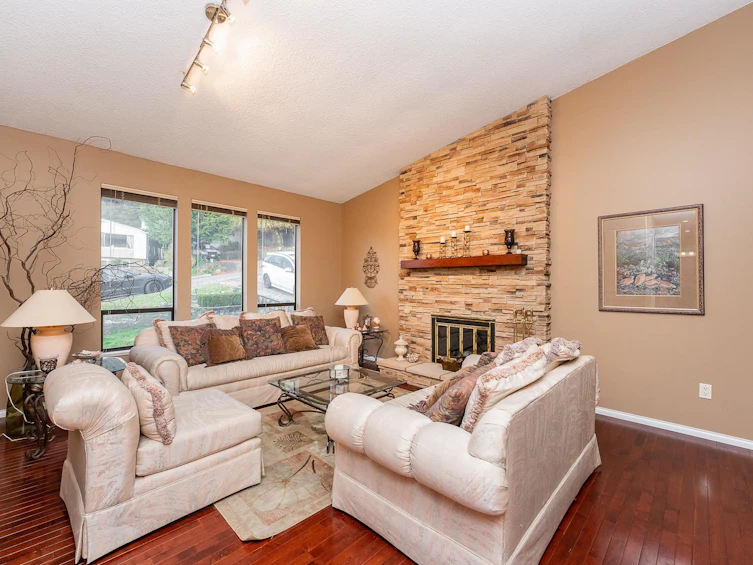 1974 Wiltshire Avenue, Coquitlam, BC, V3K 5Z8 - 2