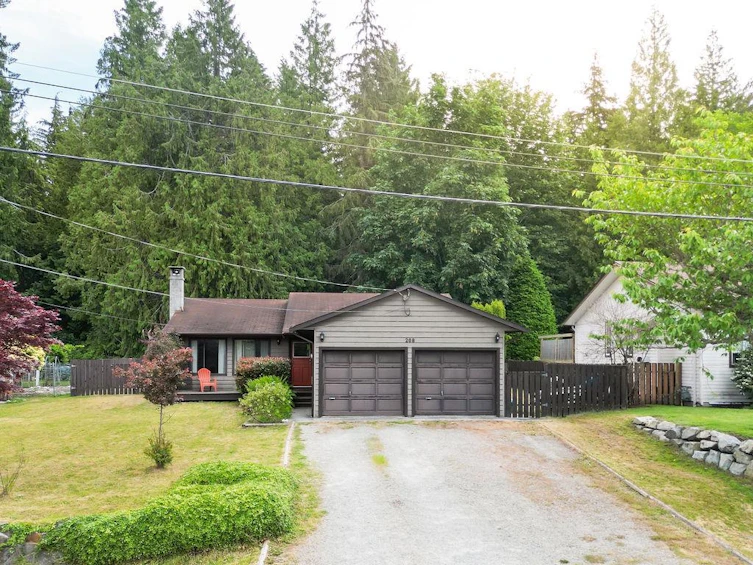 208 Grandview Heights Road, Gibsons, BC, V0N 1V3 - 2