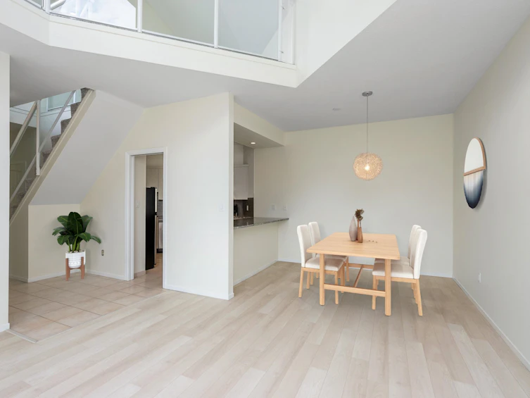 414-1150 Quayside Drive, New Westminster, BC, V3M 6E1 - 3