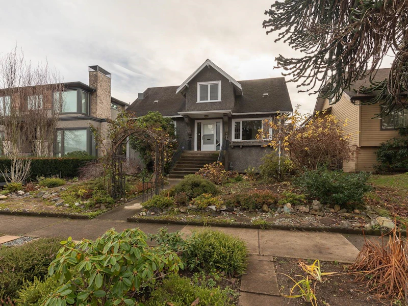 4638 W 11th Avenue, Vancouver BC V6R 2M7
