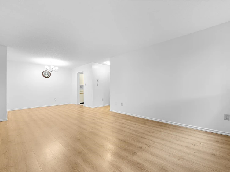 111-10698 151a Street, Surrey, BC, V3R 8T5 - 3