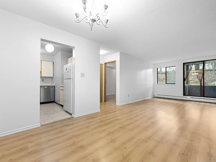 111-10698 151a Street, Surrey, BC, V3R 8T5 - 5