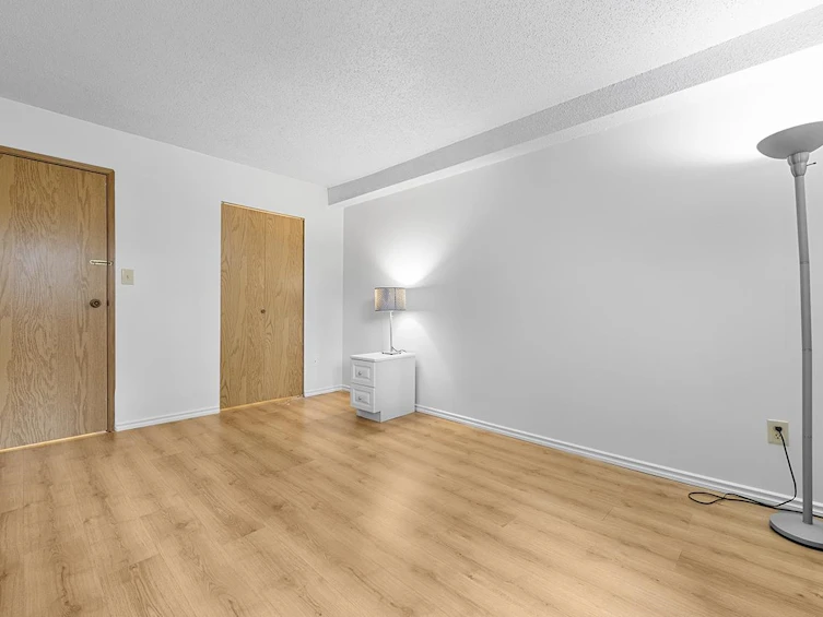111-10698 151a Street, Surrey, BC, V3R 8T5 - 12