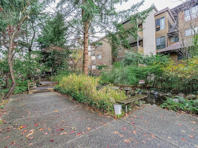 111-10698 151a Street, Surrey, BC, V3R 8T5 - 16