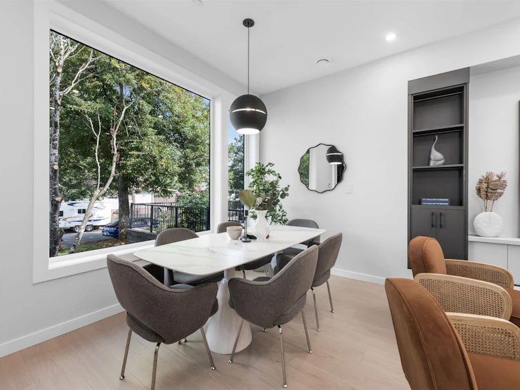 2052 E 22nd Avenue, Vancouver, BC, V5N 2R4 - 11