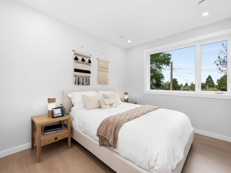 2052 E 22nd Avenue, Vancouver, BC, V5N 2R4 - 13