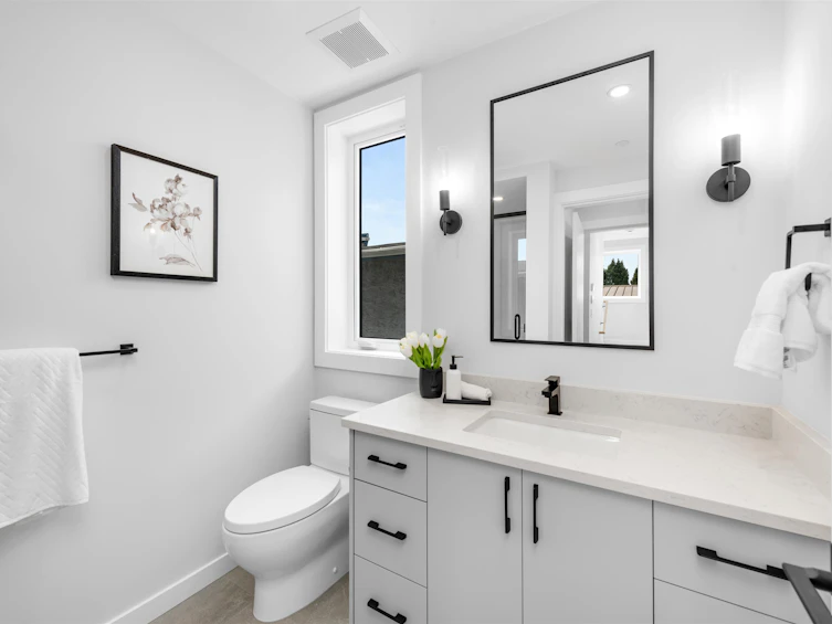 2052 E 22nd Avenue, Vancouver, BC, V5N 2R4 - 16