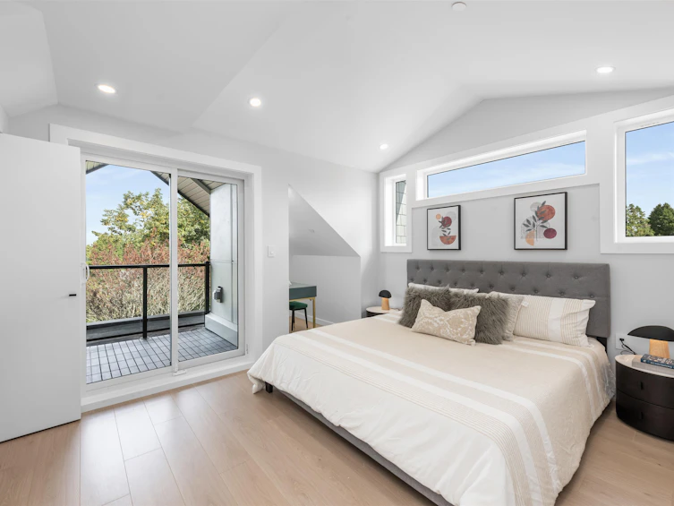 2052 E 22nd Avenue, Vancouver, BC, V5N 2R4 - 23