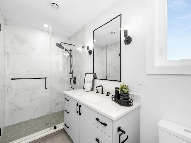 2052 E 22nd Avenue, Vancouver, BC, V5N 2R4 - 27