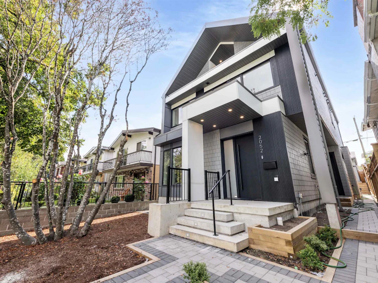 2052 E 22nd Avenue, Vancouver, BC, V5N 2R4 - 31
