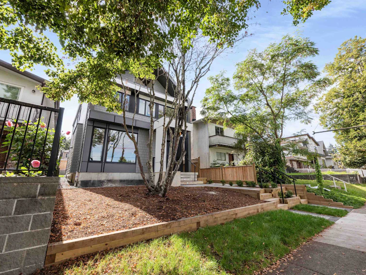 2052 E 22nd Avenue, Vancouver, BC, V5N 2R4 - 32