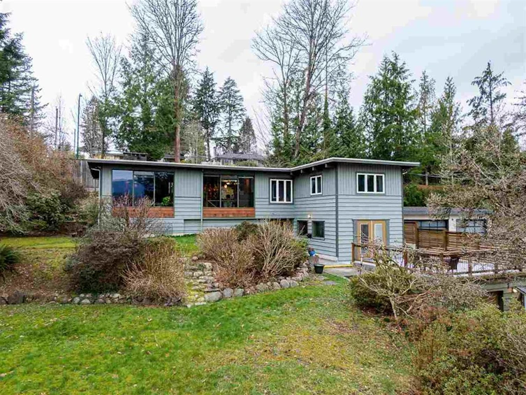 873 Baycrest Drive, North Vancouver, BC, V7G 1N7