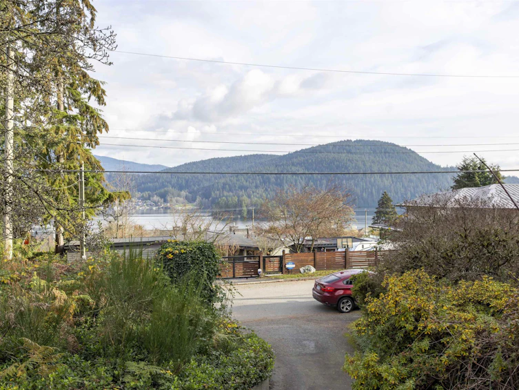 873 Baycrest Drive, North Vancouver, BC, V7G 1N7 - 8
