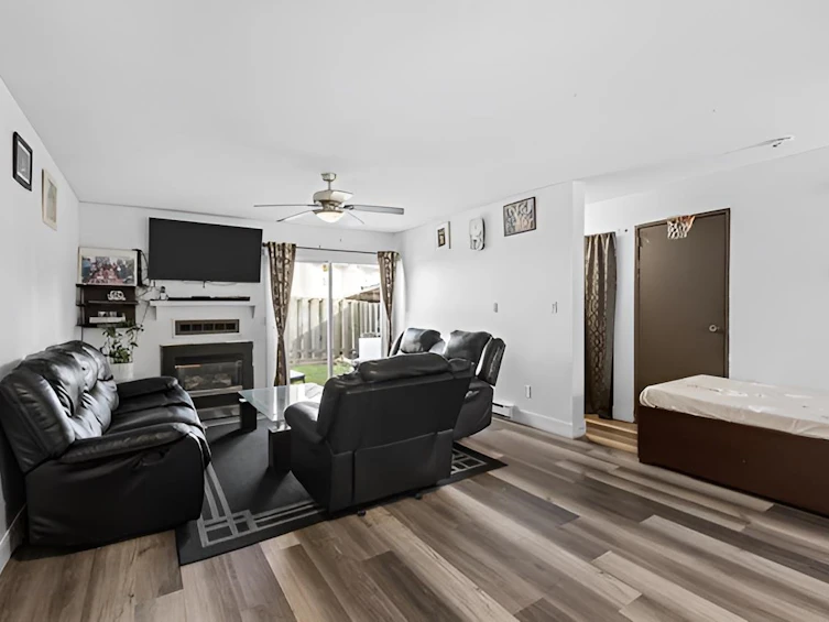 22-3030 Trethewey Street, Abbotsford, BC, V2T 4N2 - 3