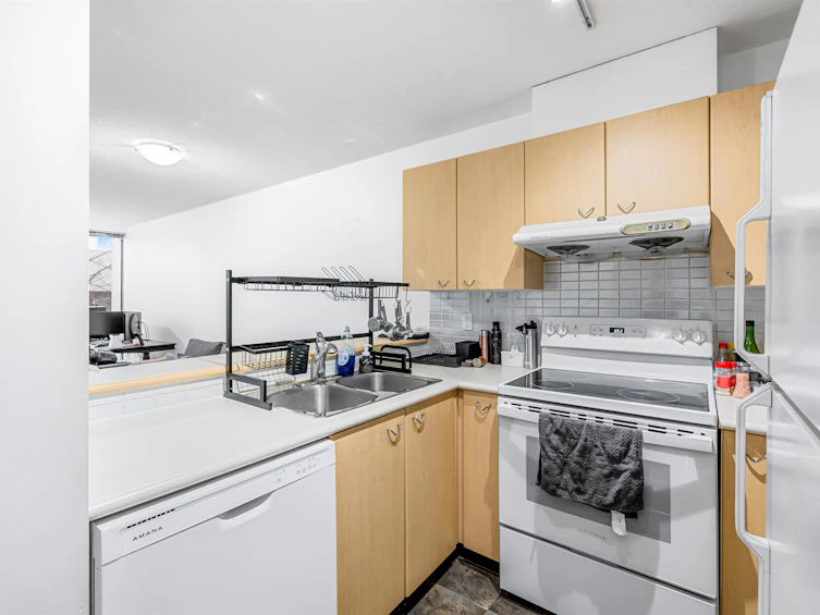 501-8180 Granville Avenue, Richmond, BC, V6Y 4G1 - 6