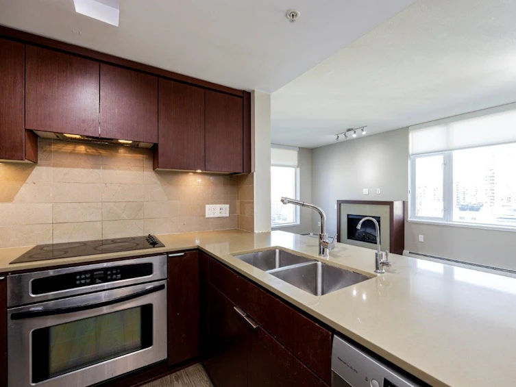 1207-1320 Chesterfield Avenue, North Vancouver, BC, V7M 0A6 - 9