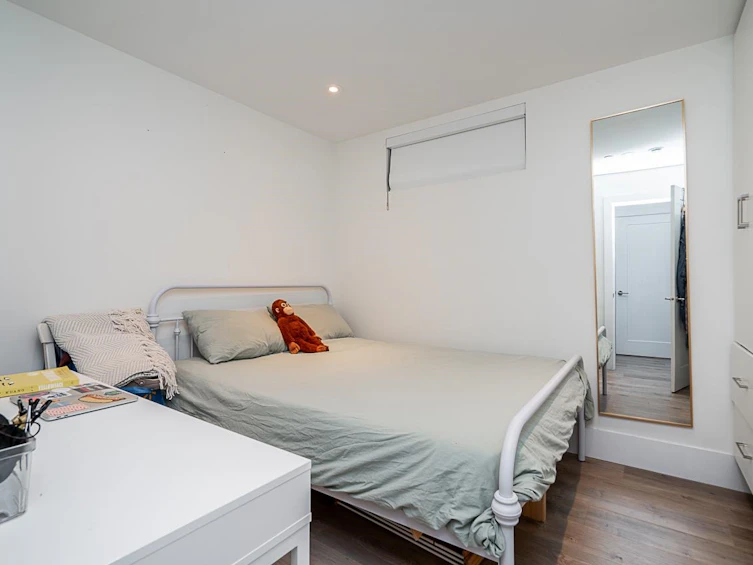 1243 E 13th Avenue, Vancouver, BC, V5T 2M2 - 35