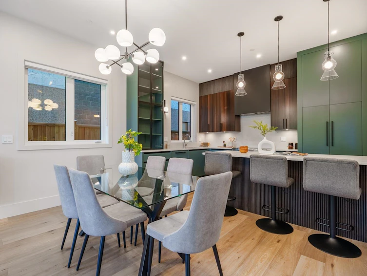 743 E 39th Avenue, Vancouver, BC, V5W 1K5 - 6