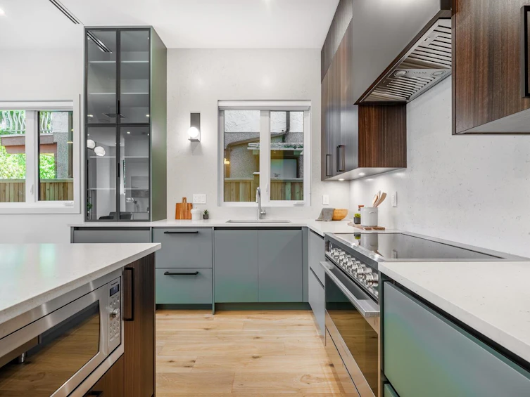 743 E 39th Avenue, Vancouver, BC, V5W 1K5 - 9