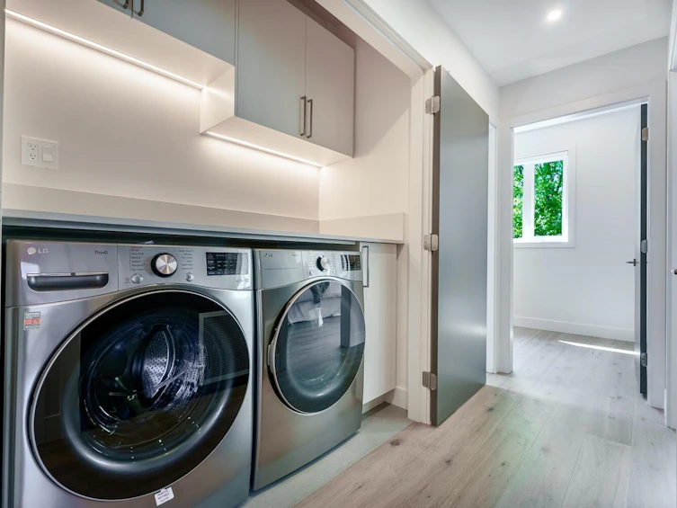 743 E 39th Avenue, Vancouver, BC, V5W 1K5 - 16