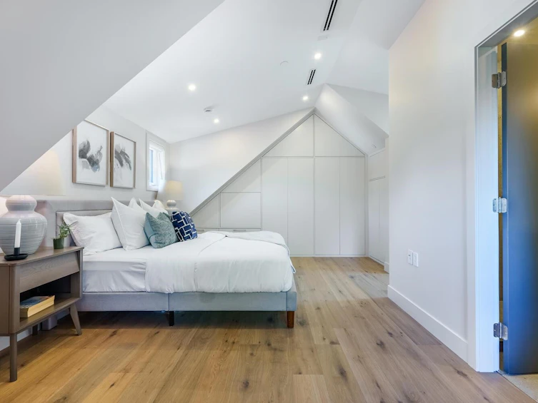 743 E 39th Avenue, Vancouver, BC, V5W 1K5 - 18