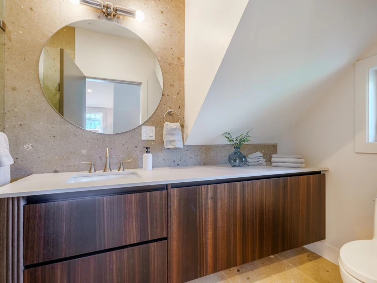 743 E 39th Avenue, Vancouver, BC, V5W 1K5 - 19