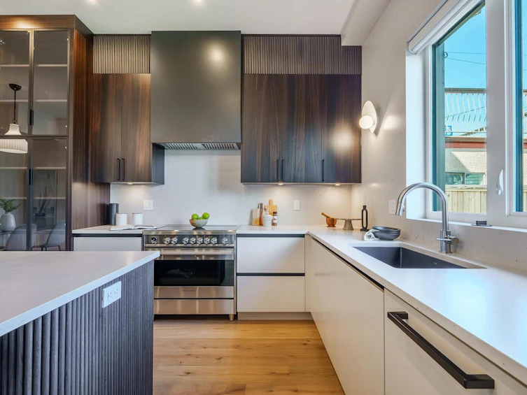 745 E 39th Avenue, Vancouver, BC, V5W 1K5 - 5