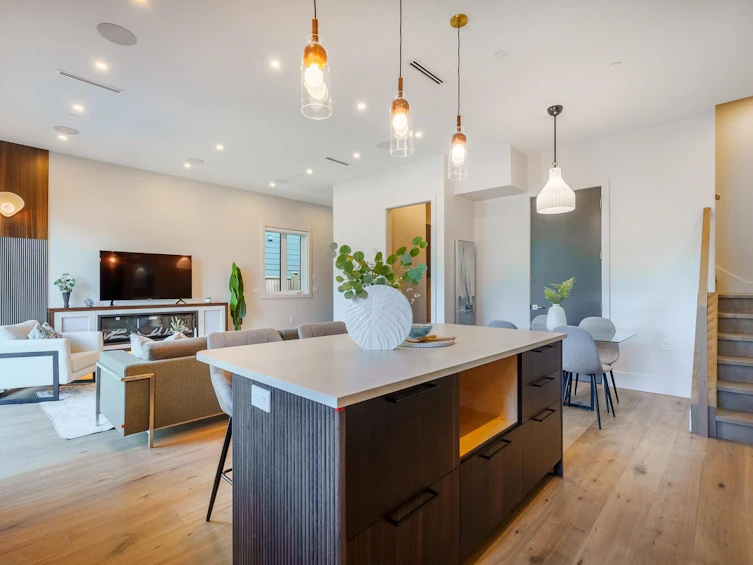 745 E 39th Avenue, Vancouver, BC, V5W 1K5 - 6