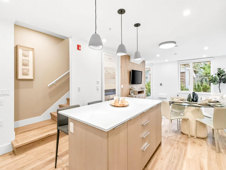 310-2250 E 1st Avenue, Vancouver, BC, V5N 1B6 - 4