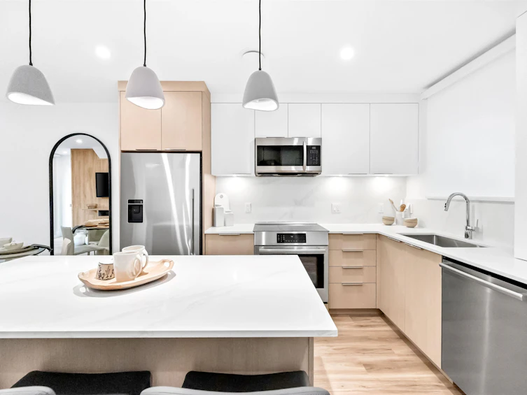 308-2250 E 1st Avenue, Vancouver, BC, V5N 1B6 - 3