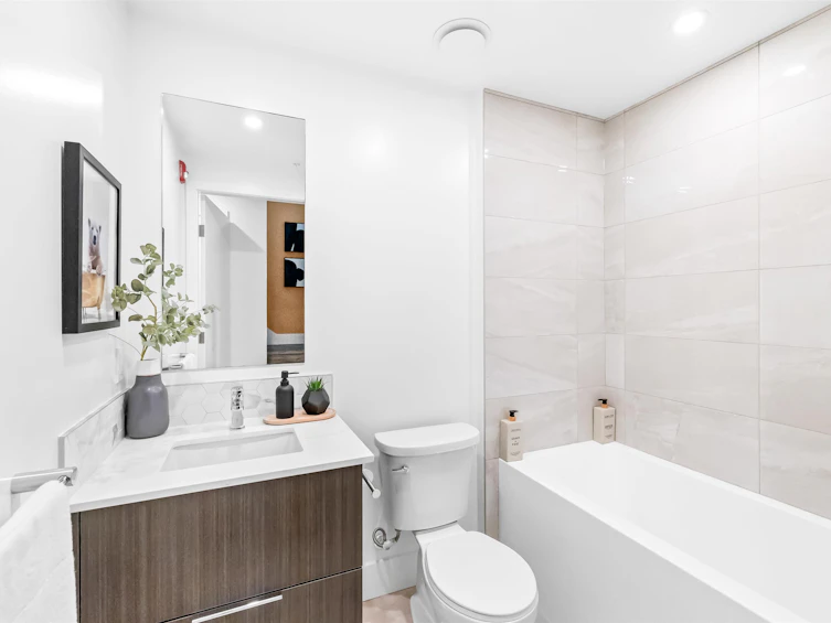 308-2250 E 1st Avenue, Vancouver, BC, V5N 1B6 - 13