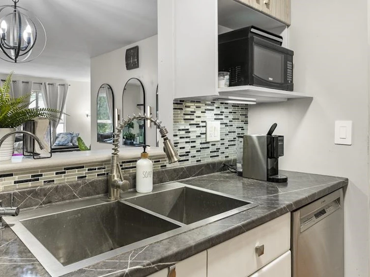 323-8611 General Currie Road, Richmond, BC, V6Y 3W4 - 8