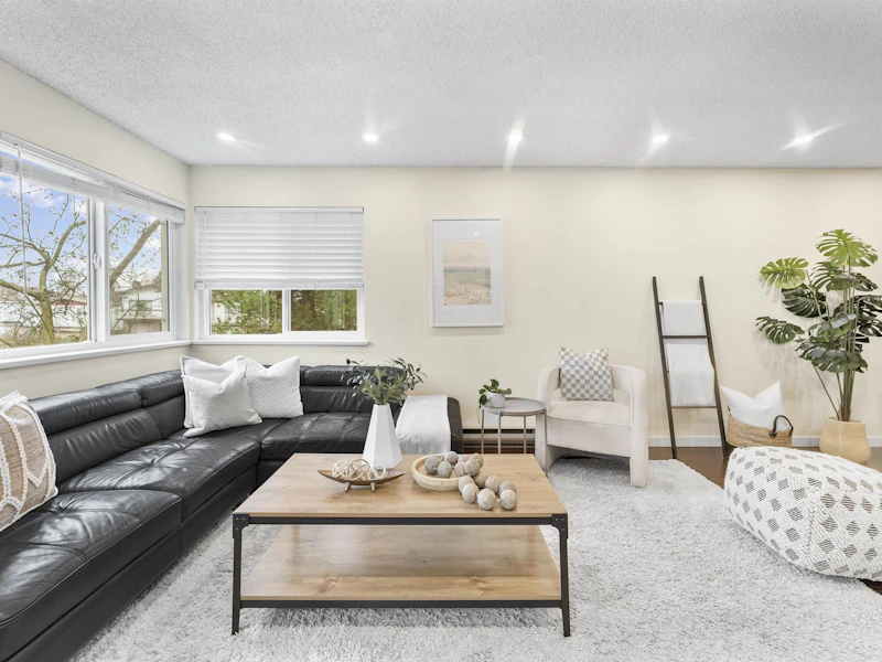225 - 2910 E Pender Street, Vancouver BC V5K 2C3