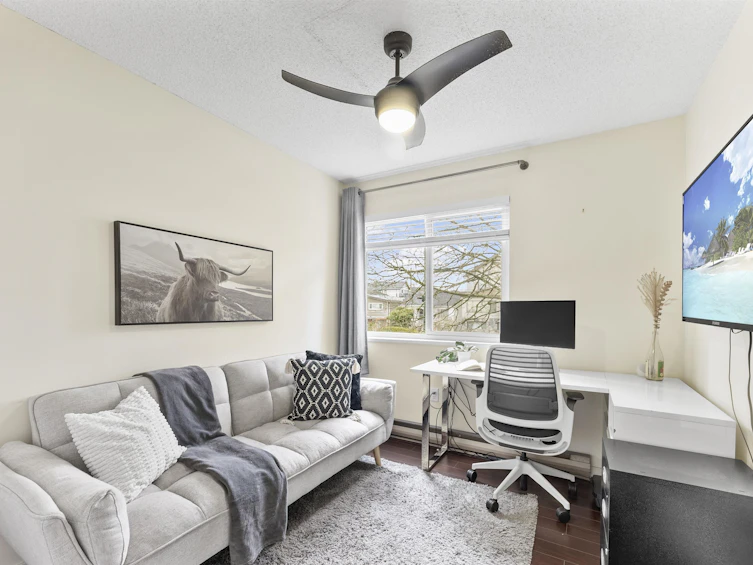 225-2910 E Pender Street, Vancouver, BC, V5K 2C3 - 12