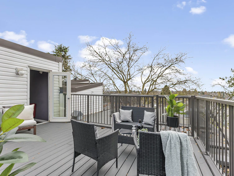 225-2910 E Pender Street, Vancouver, BC, V5K 2C3 - 21