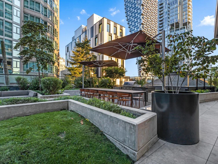 1402-889 Pacific Street, Vancouver, BC, V6Z 1C3 - 32