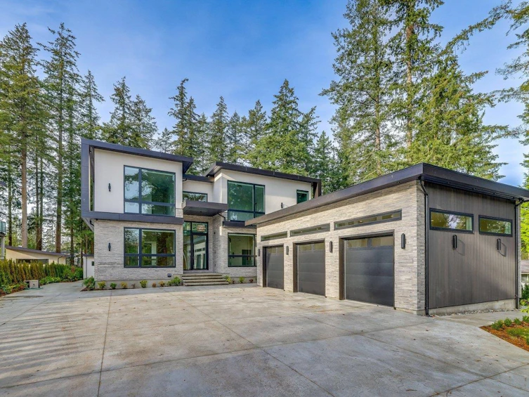 2589 141 Street, Surrey, BC, V4P 2E5