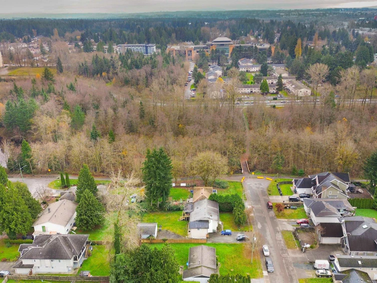 10610 141a Street, Surrey, BC, V3T 4R7 - 11