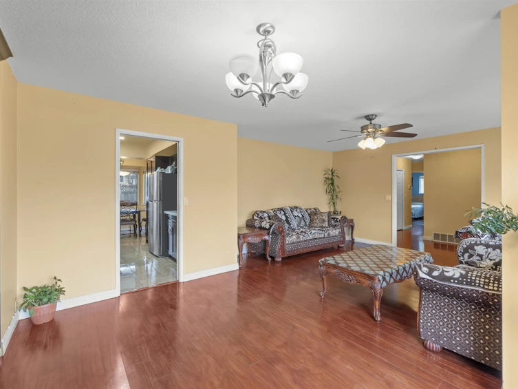 7831 124a Street, Surrey, BC, V3W 8P1 - 7