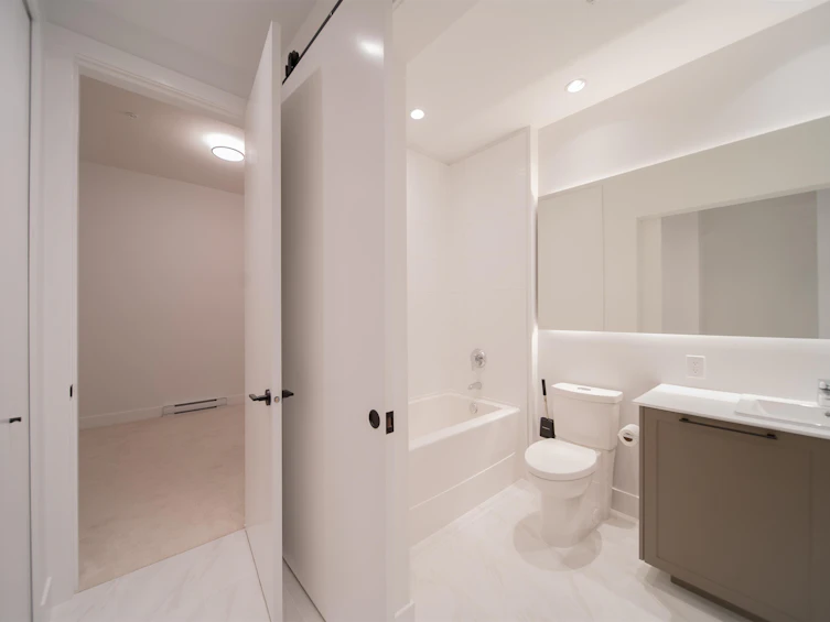 209-13933 105 Boulevard, Surrey, BC, V3T 0R6 - 16